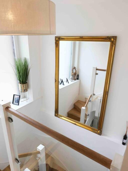 Immaculate Covent Garden Apartment Лондон Экстерьер фото
